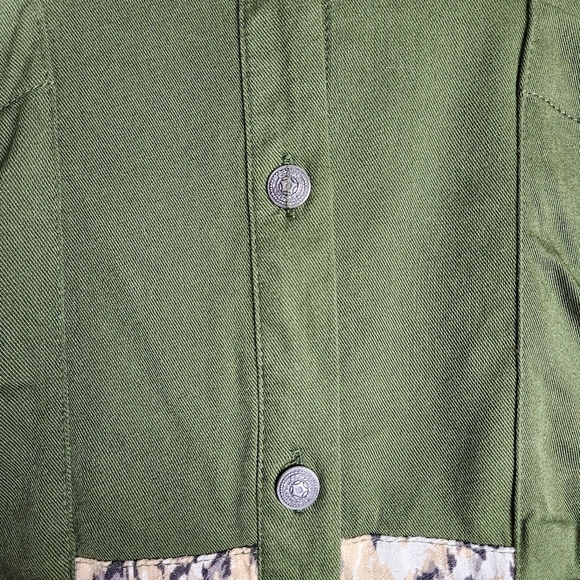 Free People Welcome to the Jungle Animal Print Buttonfront Blouse-Size M - Picture 6 of 13